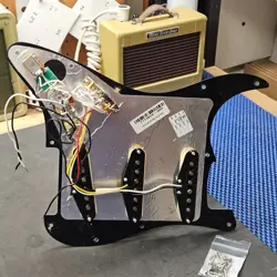 PERFORMER STRAT LOADED