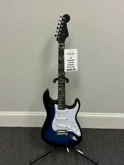 CUSTOM STRATOCASTER  WITH FENDER VINTAGE 65 PICKUPS