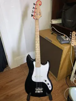 SQUIRE BY FENDER BRONCO BASS  GUITAR SHORT SCALE