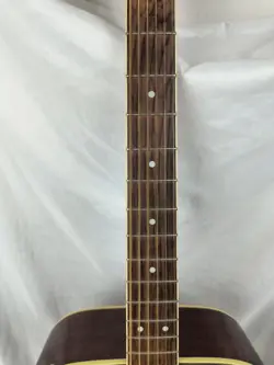 WOOD ACOUSTIC GUITAR