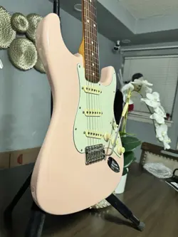 PINK STRAT