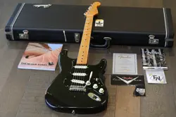 2008 FENDER CUSTOM SHOP DAVID GILMOUR SIGNATURE SERIES STRAT BLACK + COA OHSC