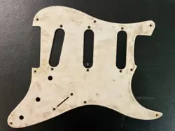 FENDER STRATOCASTER SSS 8-HOLE PICKGUARD 1-PLY MEDIUM RELIC AGED WHITE 55