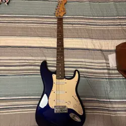 6 STRING ELECTRIC FENDER SQUIRE GUITAR