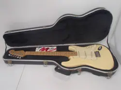 ELECTRIC GUITAR FENDER USA STRATOCASTER 1997 WITH HARD CASE