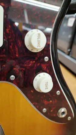 JAZZMASTER SUNBURST 2017