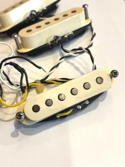 FENDER HOT NOISELESS STRATOCASTER PICKUP SET