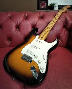 FENDER 1976 STRATOCASTER SUNBURST MADE IN USA VINTAGE SOLID BODY ELECTRIC GUITAR