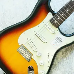 FENDER JAPAN TRADITIONAL II 60S STRATOCASTER -3-TONE -