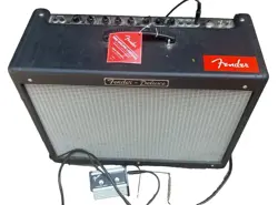 AMPLIFIER AND FOOTSWITCH