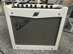 AMP LEVEL WHITE