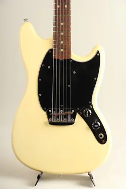 FENDER 1977 MUSICMASTER WHITE