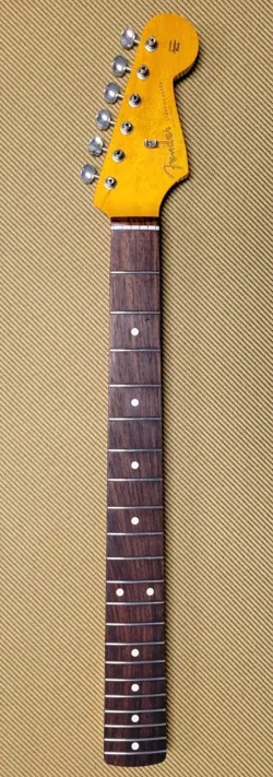 2017 FENDER CLASSIC SERIES '60S STRATOCASTER LAQUER NECK ROSEWOOD FINGERBOARD