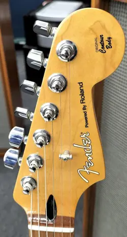 FENDER MEXICO/ROLAND