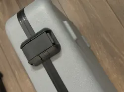 MOLDED STRATOCASTER/TELECASTER