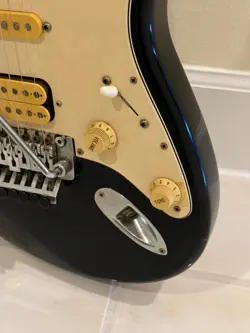 FENDER STRATOCASTER FLOYD