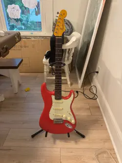 USED FENDER AMERICAN VINTAGE II 1961 STRATOCASTER ROSEWOOD - FIESTA RED