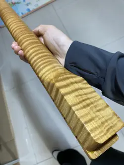 REVERSE HEADSTOCK MAPLE