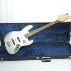 SQUIER BY FENDER ELECTRIC BASS JAZZBET WITH HARD CASE SAFE DELIVERY FROM JAPAN