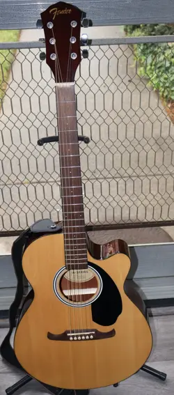FENDER FA-135CE NAT CONCERT ACOUSTIC-ELECTRIC GUITAR NATURAL W/ HARD SHELL CASE