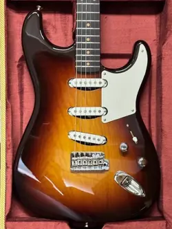 ELECTRIC GUITAR FENDER CUSTOM SHOP STRATOCASTER 70TH ANNIVERSARY MODEL SUNBURST