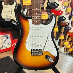 FENDER MEXICOSTANDARD STRATOCASTER