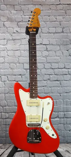 EXCELLENT FENDER PLAYER II JAZZMASTER ELECTRIC GUITAR CORAL RED