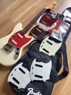 FENDER JAPAN MG65 MUSTANG ELECTRIC GUITAR