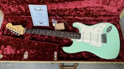 FENDER AMERICAN CUSTOM SHOP STRATOCASTER GUITAR