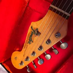 FENDER STRATOCASTER 1965