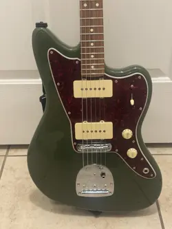 JAZZMASTER OLIVE CME