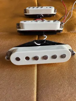 FENDER STRATOCASTER JAPAN