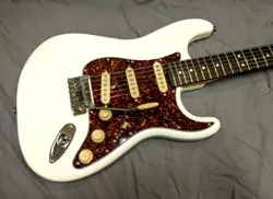 WHITE SQUIER