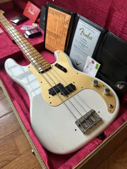 2022 FENDER CUSTOM SHOP PRECISION BASS JOURNEYMAN RELIC - AGED WHITE BLONDE
