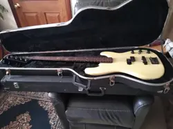 CLASSIC NEAR MINT 1986 FENDER JAZZ SPECIAL