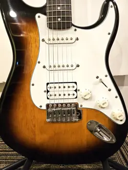 STRAT HSS SUNBURST