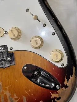 FENDER VINTAGE STRAT