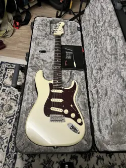 SHOWCASE STRATOCASTER