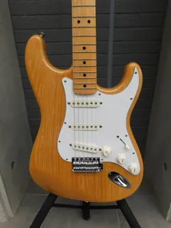 FENDER  JAPAN TRADITIONAL 70S STRATOCASTER USED ELECTRIC GUITAR  2010