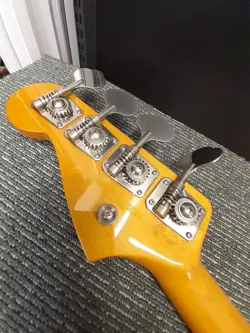 ELECTRIC BASS GUITAR-02