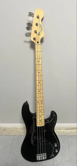 FENDER JAPAN HYBRID II PRECISION BASS SAFE PACKING!