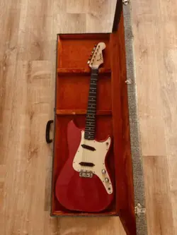 1961 FENDER DUO-SONIC WITH ROSEWOOD FRETBOARD CANDY APPLE RED