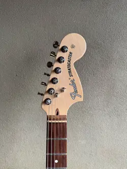MODERN NECK