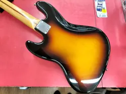 ELECTRIC BASS PLAYER