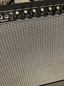 2X12 GUITAR AMP