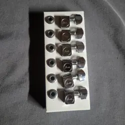 FENDER CHROME LOCKING