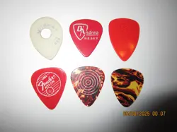 LOT OF 6 VINTAGE GUITAR PICKS - FENDER, MOSHAY, D'ANDREA, HERCO, & OTHERS #216
