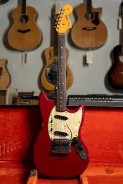 VINTAGE GUITAR W/OHSC