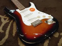 SQUIER BY FENDER CLASSIC VIBE 60S STRATOCASTER LAUREL FINGERBOARD 3 TONE SUNBURS