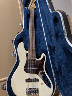 FENDER AMERICAN DELUXE V JAZZ BASS